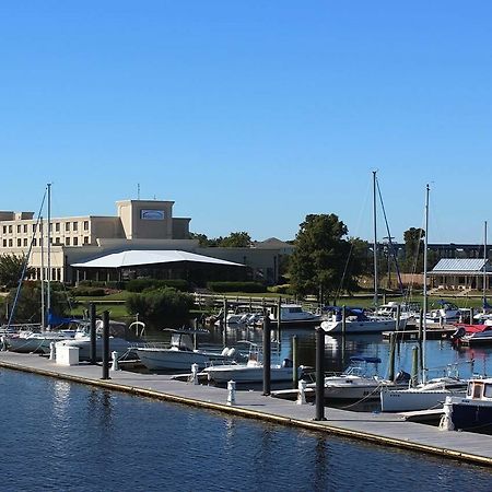 Bridgepointe Hotel & Marina New Bern Exteriör bild